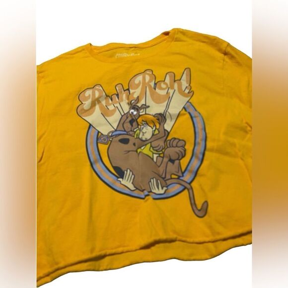 Scooby Doo size medium cropped shirt sleeved t shirt new never worn - Picture 1 of 2